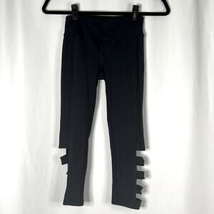 F21 black athletic cropped strappy cutout leggings size XS